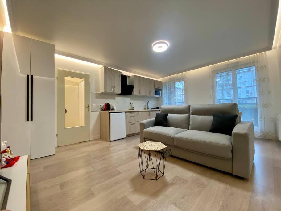 Suite Maximilien Near Disneyland Биси Сен Жорж Екстериор снимка